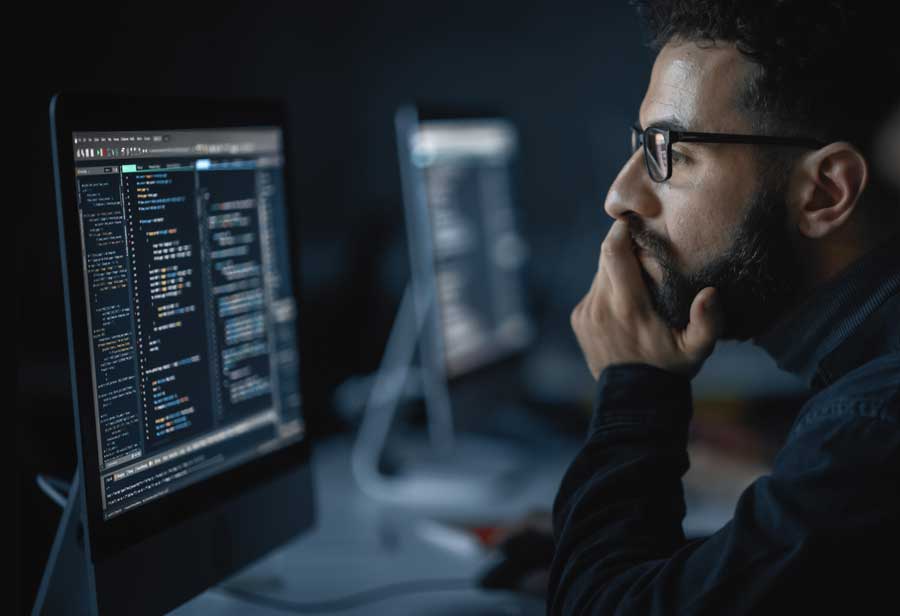 Engineer observing IBM Power Systems Migration
