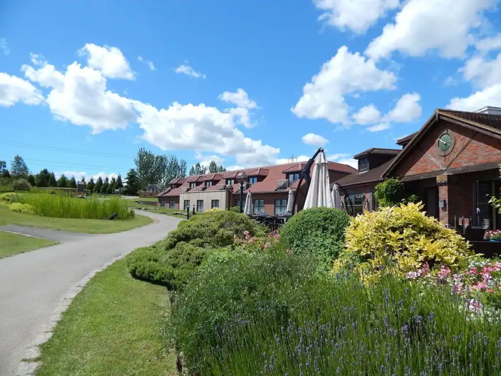 Bernwood Park Hotel